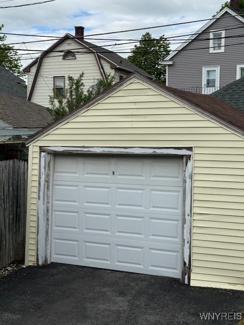 244 Parkwood Ave, Tonawanda-Town, NY 14217 - garage with driveway