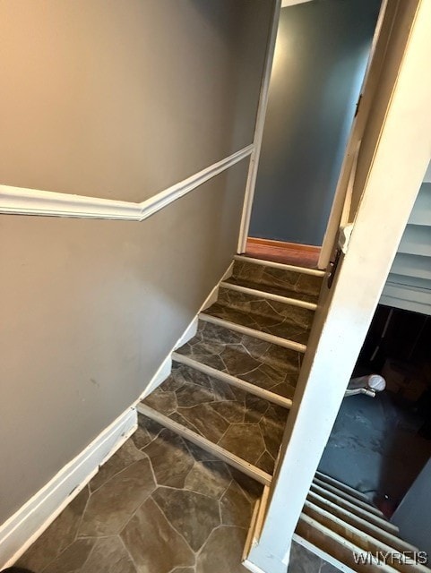 244 Parkwood Ave, Tonawanda-Town, NY 14217 - staircase with baseboards