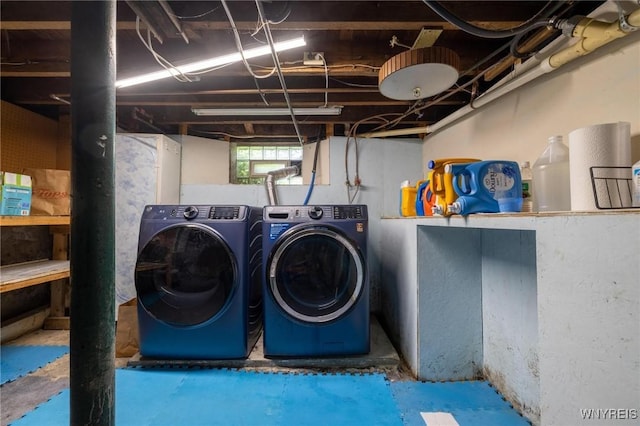 2654 Main St, Newfane, NY 14108 - laundry area with washer and clothes dryer