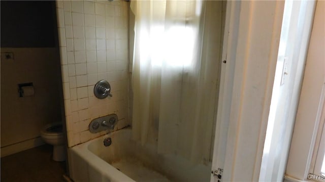 409 E Bloomfield St, Rome-Inside, NY 13440 - full bathroom with toilet and tub / shower combination