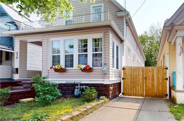 239 Keystone St, Buffalo, NY 14211 - view of front facade with a balcony