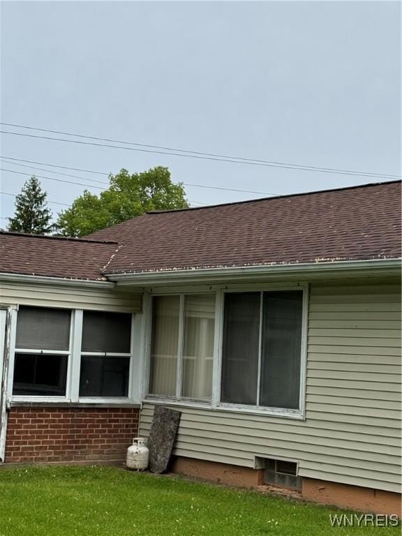 1104 98th St, Niagara Falls, NY 14304 - exterior view of brick siding