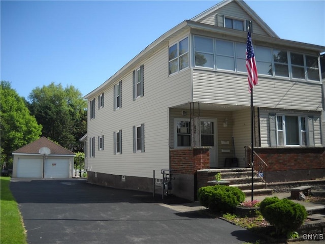 107 Craton St, Syracuse, NY 13203 - photo 1