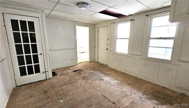 198 Mulberry St, Buffalo, NY 14204 - foyer featuring a drop ceiling