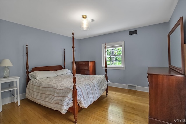 11 S Meadow Dr, Orchard Park, NY 14127 - bedroom with light wood finished floors