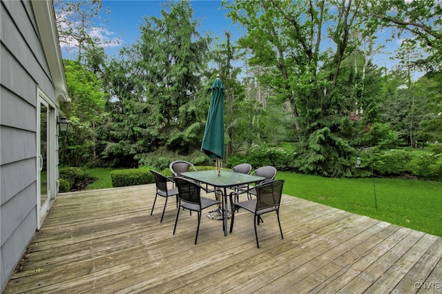 11 S Meadow Dr, Orchard Park, NY 14127 - deck with a lawn and outdoor dining area