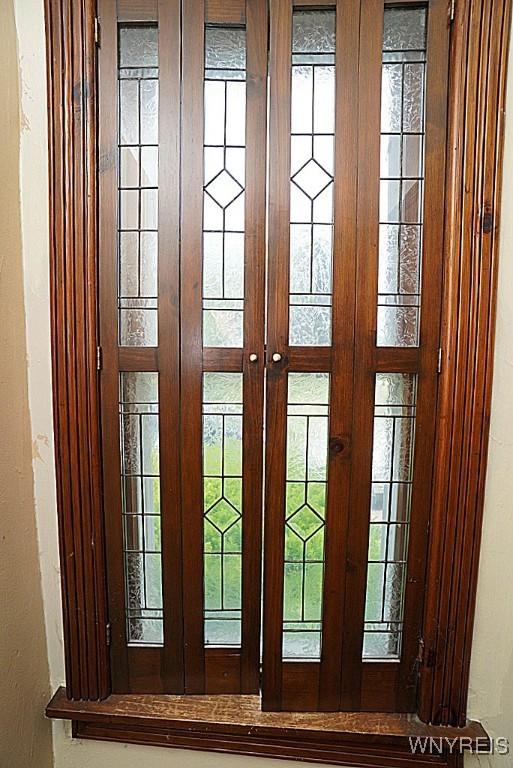 2477 Ridge Rd, Lewiston, NY 14131 - detailed view of french doors