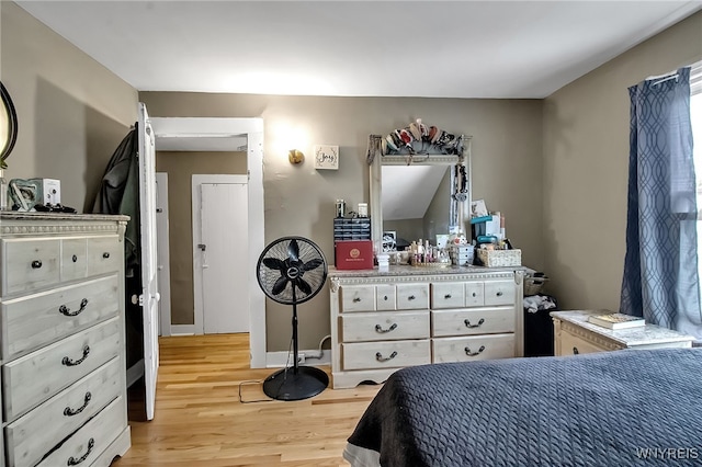 283 W Tupper St, Buffalo, NY 14201 - bedroom with light wood-type flooring and baseboards