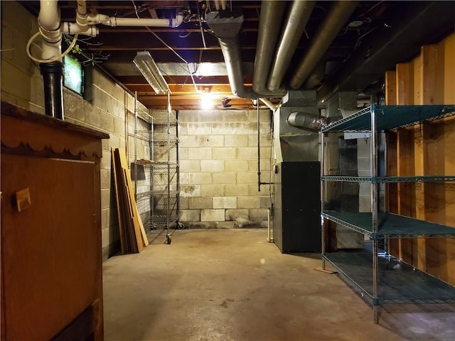 526 Winchester St, Rochester, NY 14615 - unfinished basement with concrete block wall