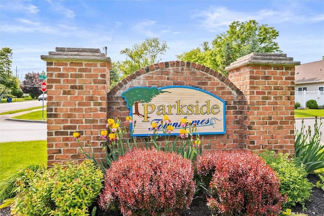 8 Harrier Cir, Henrietta, NY 14623 - view of community / neighborhood sign