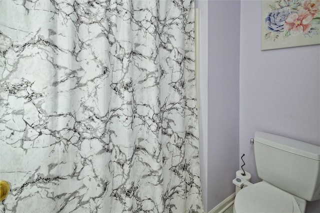 8 Harrier Cir, Henrietta, NY 14623 - full bath featuring toilet and a shower with curtain