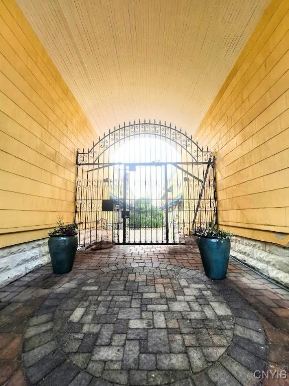 7 Genesee Ct, Utica, NY 13502 - view of gate