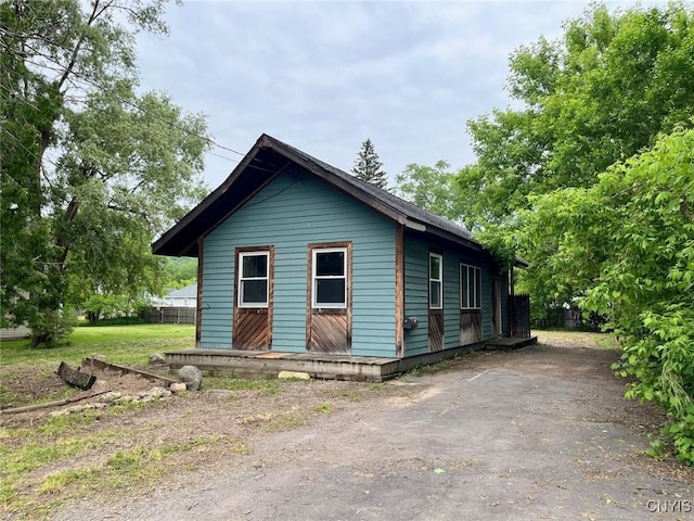 196 Elton Ave, Onondaga, NY 13205 - photo 1