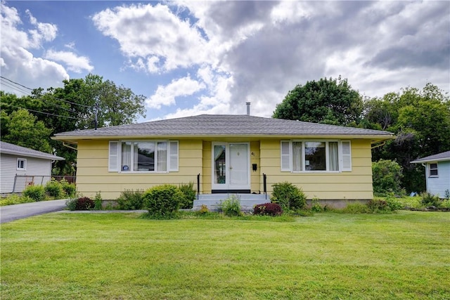 41 Leicestershire Rd, Irondequoit, NY 14621 - view of front of property with a front lawn