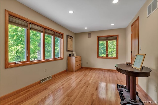 9325 Hunting Valley Rd N, Clarence, NY 14031 - empty room with recessed lighting and light wood-type flooring