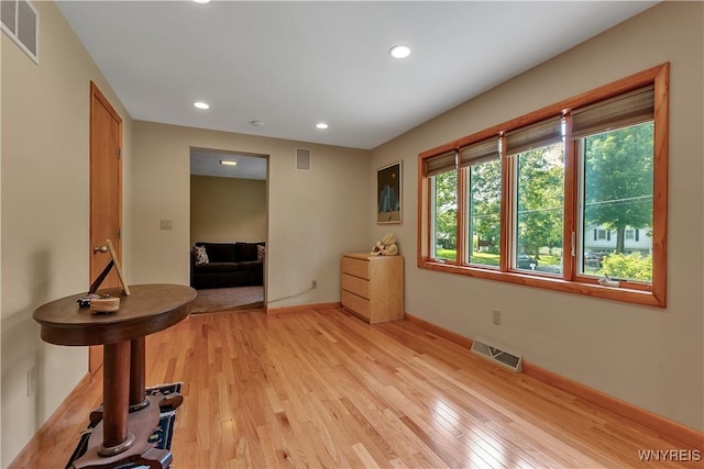 9325 Hunting Valley Rd N, Clarence, NY 14031 - spare room featuring light wood-style floors and recessed lighting
