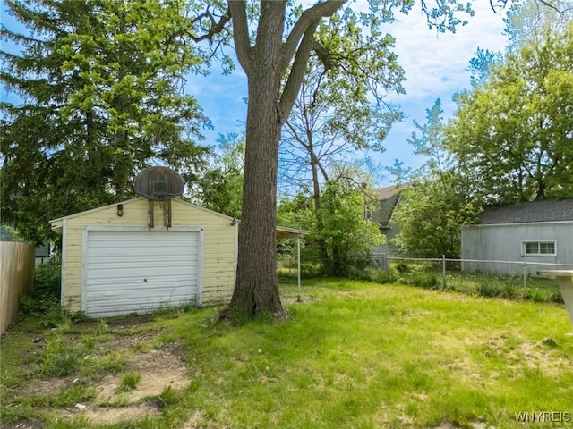 2215 S Ave, Niagara Falls, NY 14305 - view of yard featuring an outbuilding and a detached garage