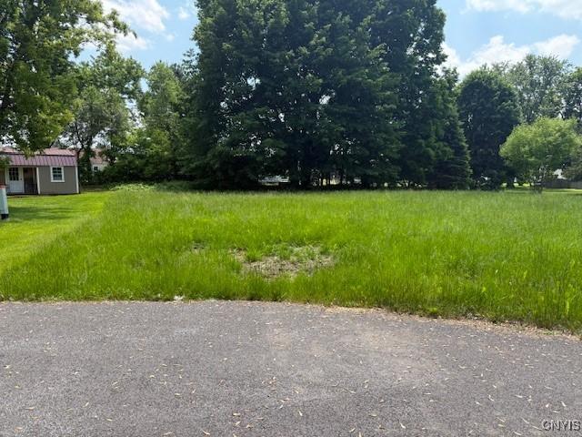 13 Carden Cir, Lenox, NY 13032