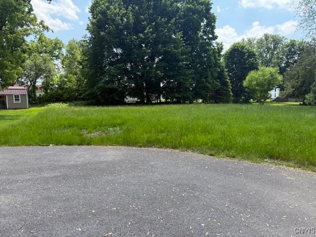 13 Carden Cir, Lenox, NY 13032