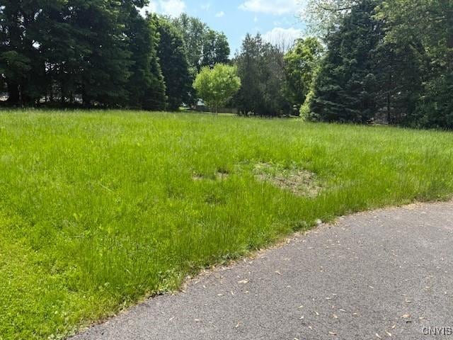 13 Carden Cir, Lenox, NY 13032