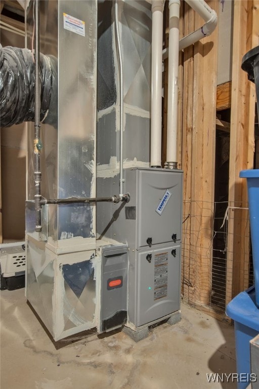 27 Skylark Ln, Wheatfield, NY 14304 - utility room with heating unit