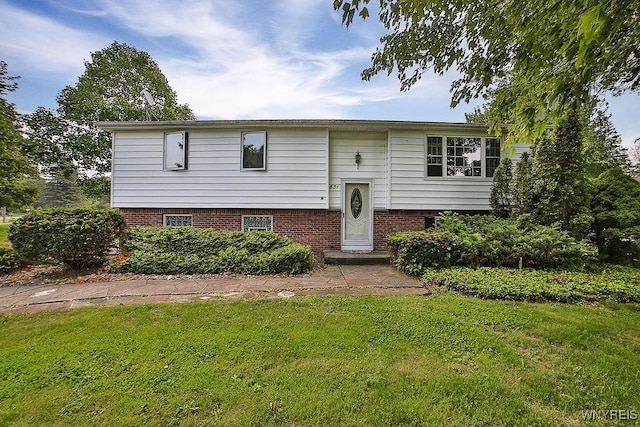 831 W Gebhard Ln, Alden, NY 14004 - bi-level home featuring a front yard