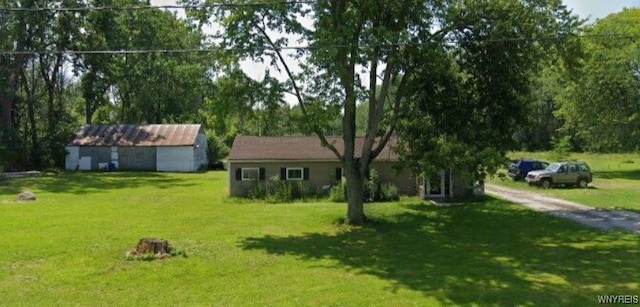 1986 Hartland Rd, Somerset, NY 14008 - view of front facade featuring a front lawn and driveway