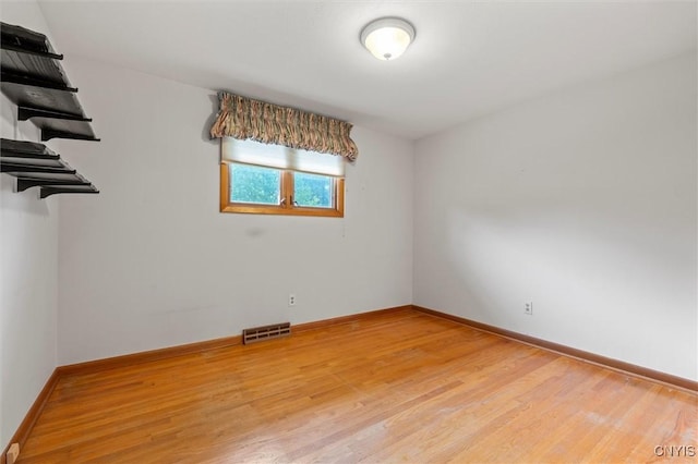 112 Elmcrest Cir, Salina, NY 13090 - unfurnished room featuring light wood-style flooring and baseboards