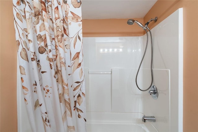141 W Pearl St, Arcadia, NY 14513 - full bath featuring shower / bathtub combination with curtain