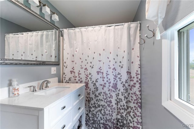 2220 W Genesee Tpke, Camillus, NY 13031 - full bath with vanity and a shower with shower curtain