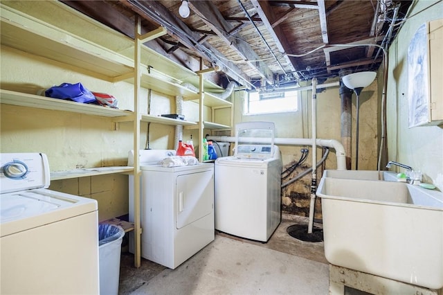 12 Queensboro Rd, Irondequoit, NY 14609 - laundry area featuring washing machine and dryer