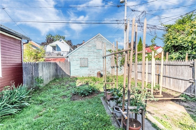 110 10th St, Buffalo, NY 14201 - view of fenced backyard