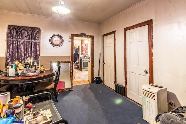 110 10th St, Buffalo, NY 14201 - dining room with crown molding