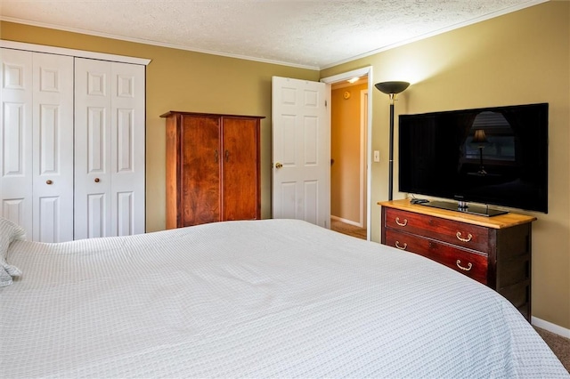 75 Red Rock Cir, Greece, NY 14626 - carpeted bedroom featuring baseboards, crown molding, a closet, and a textured ceiling