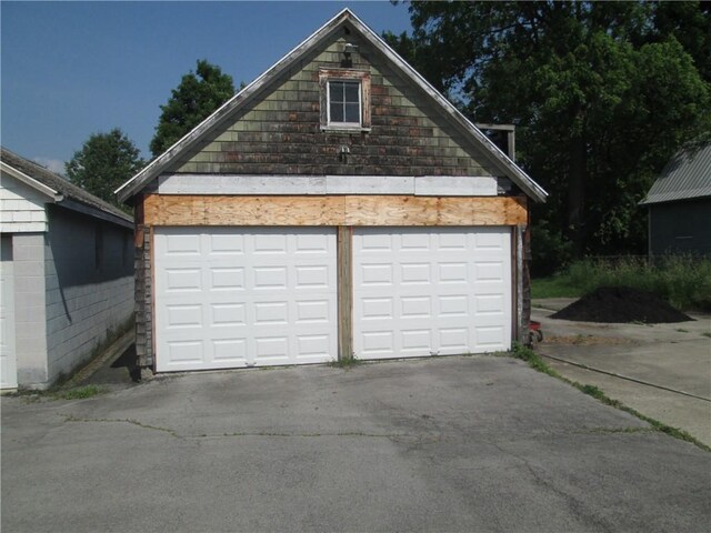 95 Wadsworth Ave, Avon, NY 14414 - view of detached garage