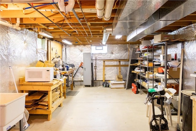 179 Kentucky Xing, Greece, NY 14612 - below grade area featuring a workshop area