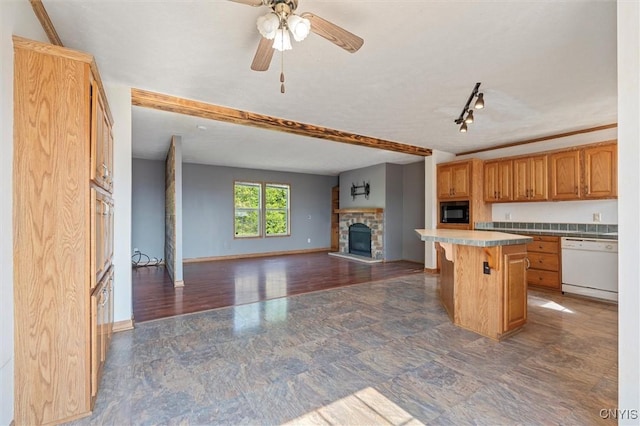 6669 Rottamore Rd, Stockbridge, NY 13409 - kitchen with dishwasher, open floor plan, a breakfast bar, black microwave, and a ceiling fan