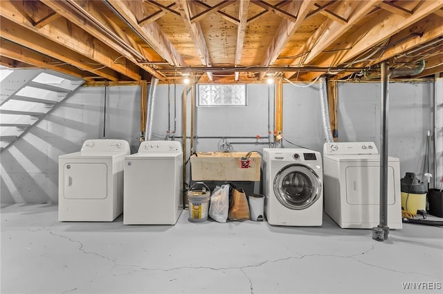 51 N Seine Dr Unit 1 & 2, Cheektowaga, NY 14227 - laundry room featuring washer and clothes dryer