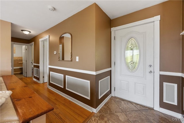 3477 Mcclary Rd, Lafayette, NY 13084 - foyer with baseboards