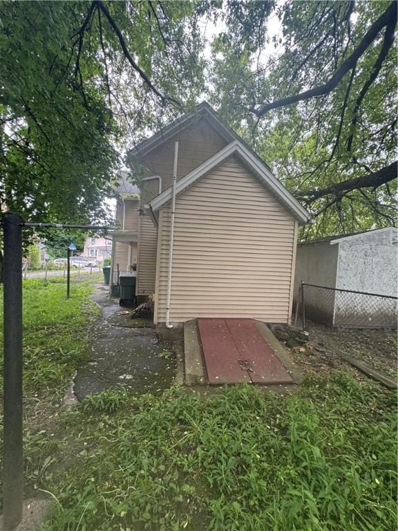 94 Lorimer St, Rochester, NY 14608 - view of side of home