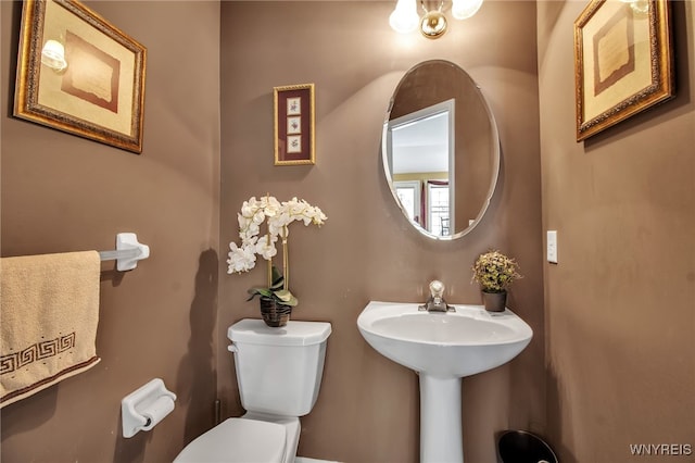 9100 Beech Meadow Ct, Clarence, NY 14032 - bathroom with toilet