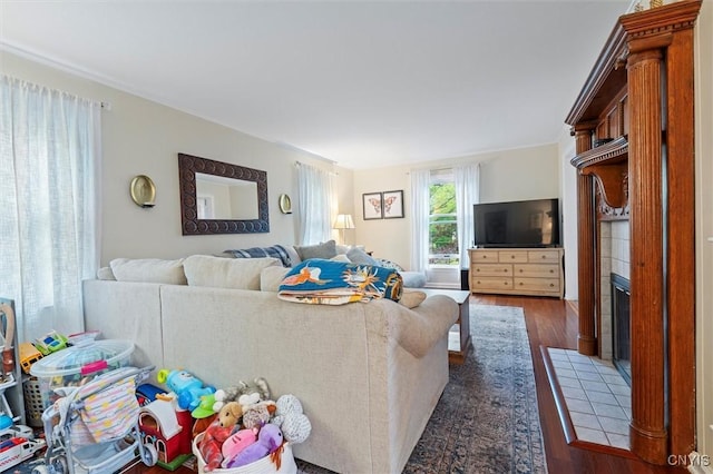 101 Doll Pkwy, Syracuse, NY 13214 - living room with wood finished floors