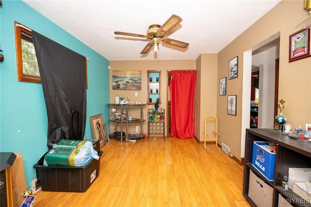 639 36th St, Niagara Falls, NY 14301 - living area featuring light wood-style flooring and a ceiling fan