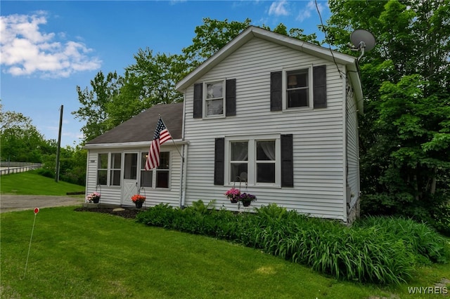 7228 Rapids Rd, Lockport-Town, NY 14094 - traditional-style house with a front lawn
