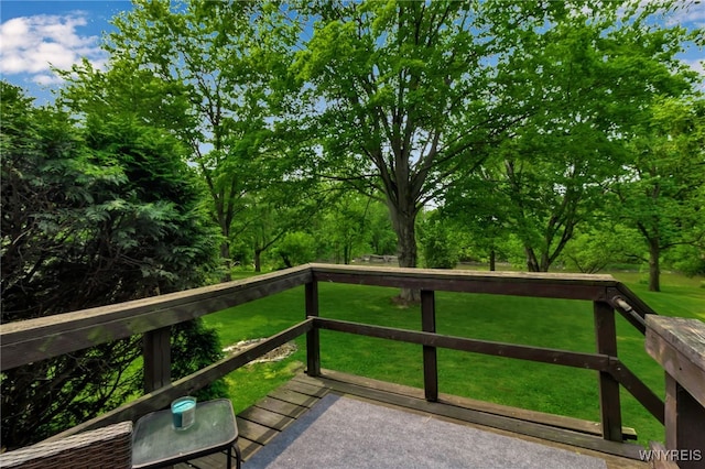 7228 Rapids Rd, Lockport-Town, NY 14094 - deck with a lawn
