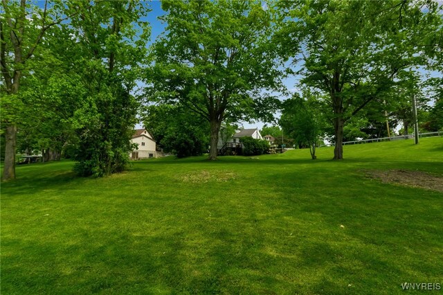 7228 Rapids Rd, Lockport-Town, NY 14094 - view of grassy yard