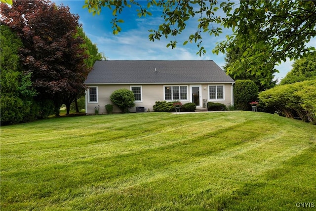 1 Wicklow Dr, Skaneateles, NY 13152 - view of front of home featuring a front lawn and central air condition unit