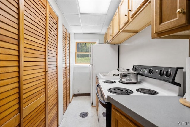5750 Sentinel Heights Rd, Onondaga, NY 13078 - kitchen featuring range with electric cooktop and a drop ceiling
