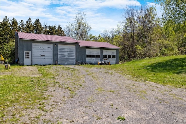 5750 Sentinel Heights Rd, Onondaga, NY 13078 - detached garage featuring driveway