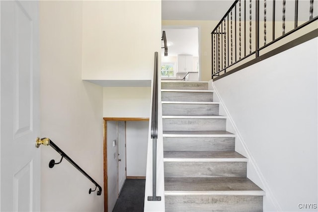 5750 Sentinel Heights Rd, Onondaga, NY 13078 - view of stairs